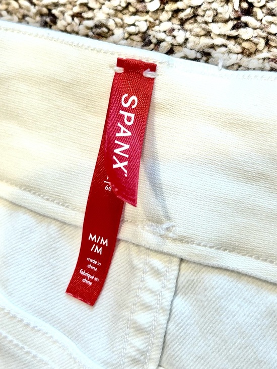 Spanx Shorts Stretch Twill White Pull On Hidden Shaping Slimming Women’s M - Picture 3 of 16